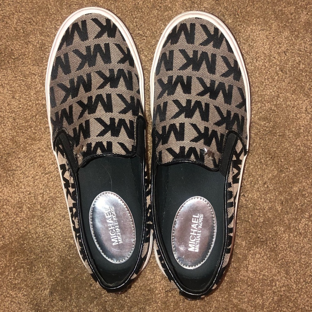 MICHAEL KORS SLIDE ONS